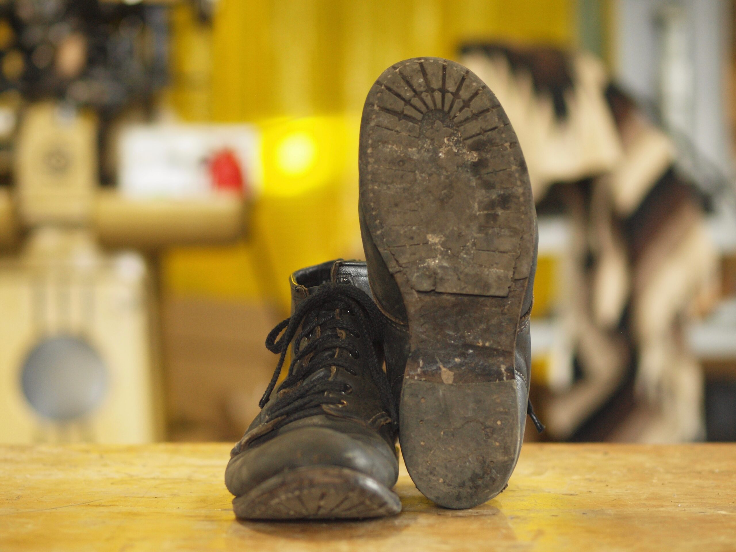 RED WING 】レッドウィング ベックマン “9014” 加水分解してしまったら｜BLOG｜ユニオンワークス [ 靴修理、鞄修理 ]